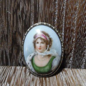 VICTORIAN HANDPAINTED PORCELAIN CAMEO